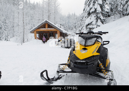 In snowmobile tour in Whistler British Columbia Foto Stock