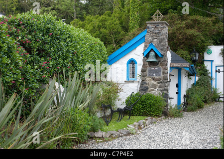 St Gobban la Chiesa in Portbradden, la più piccola chiesa in Irlanda Foto Stock