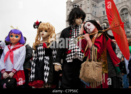 Gli attori indossano costumi Anime al cinquantunesimo annuale di Sakura Matsuri un Japanese-American street festival tenutosi a Washington DC. Foto Stock