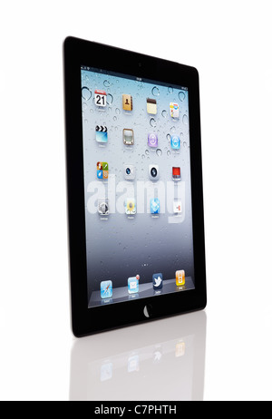 Apple iPad 2 ritagliata su uno sfondo bianco con la riflessione e il percorso di clipping. Foto Stock