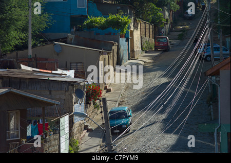Case , cavi, quartiere sulla collina di Valparaiso, Cile Foto Stock