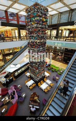 Café Bar Cellini am Turm, Quartier 205, prestigiosa area residenziale e business quarter, Friedrichstrasse, nel quartiere Mitte di Berlino, Germania. Foto Stock