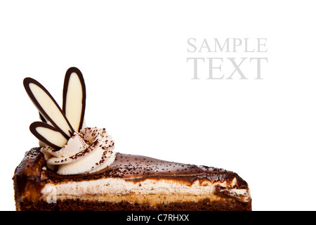 Torta al cioccolato con topping di lusso sfondo isolato Foto Stock