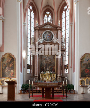 Altare maggiore nella chiesa collegiata di San Pietro e Giovanni Battista - Berchtesgaden, Baviera, Germania, Europa Foto Stock