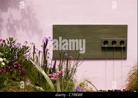 La Stone Rose Garden a 2011 Hampton Court Palace Flower Show, REGNO UNITO Foto Stock