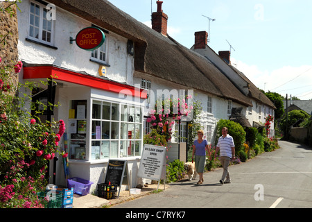 Negozio di paese, Burton Bradstock, Dorset. Foto Stock