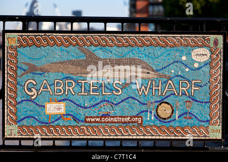 Gabriel's Wharf mosaico Southbank, Londra, Regno Unito. Foto Stock