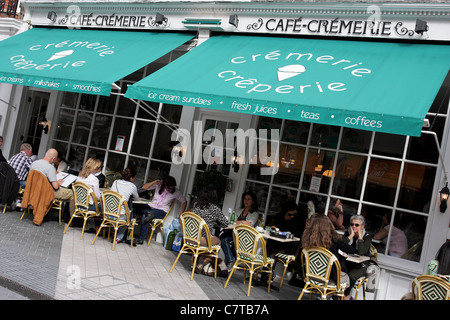 Cremerie e Creperie Cafe in Exhibition Road, South Kensington. Affettuosamente conosciuta come il Quartiere Francese a Londra. Foto Stock