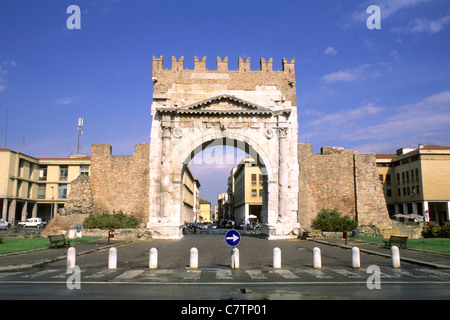 L'Italia, Emilia Romagna, Rimini, Arco d Augusto Foto Stock