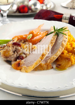 Cena di Natale turchia ripieno di carote e purè di patate dolci Foto Stock