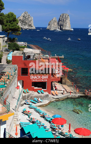 L'Italia, Campania, Capri, Marina Piccola e i Faraglioni Foto Stock