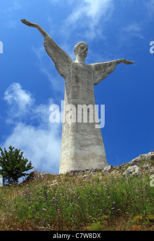 In Italia, Basilicata, Maratea, Gesù Cristo Redentore sulla statua di San Biagio Mount Foto Stock