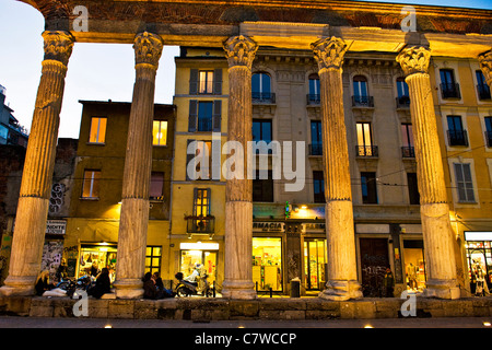 L'Italia, Lombardia, Milano resti di colonne di San Lorenzo Foto Stock