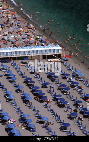 L'Italia, Campania, Costiera Amalfitana, Vietri sul mare, spiaggia Foto Stock