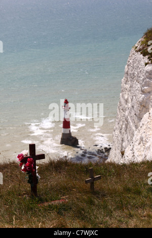 Attraversa vicino a Beachy Head e del faro ( concentrarsi sulle croci ) , vicino a Eastbourne , East Sussex , in Inghilterra . Foto Stock