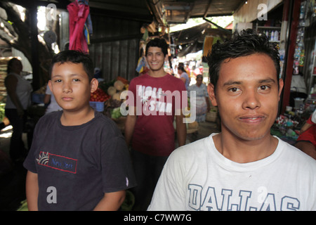 Managua Nicaragua,America Centrale,Mercado Roberto Huembes,mercato,shopping shopper shopping shopping negozi mercati mercato acquisti vendita, vendita al dettaglio Foto Stock