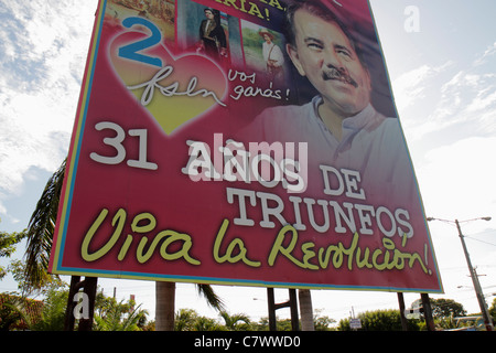 Managua Nicaragua,Calle Colon,cartellone politico,pubblicità,annuncio,Daniel Ortega,Presidente,residenti,governo,socialista,rivoluzione,Sandinista,leader Foto Stock