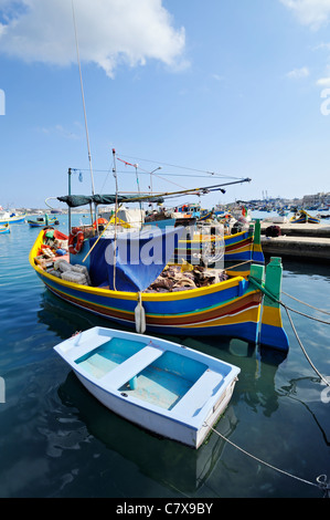 Barche da pesca maltesi Foto Stock