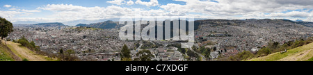 Vista panoramica di Quito da El Panecillo Foto Stock