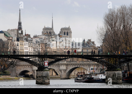 Pont des Arts e altri ponti di Parigi. Foto Stock