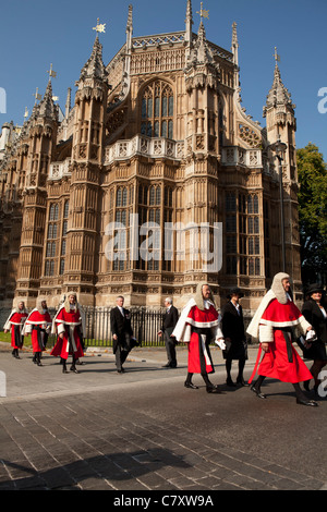 Lord Cancelliere della prima colazione. I membri della magistratura in processione da Westminster Abbey a Casa del Parlamento. Londra, Regno Unito Foto Stock