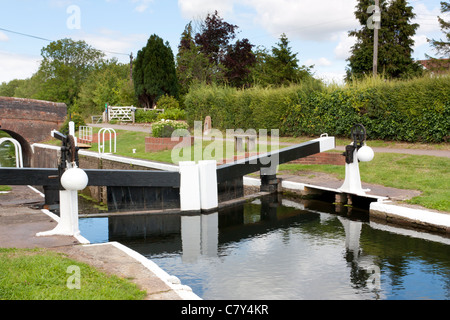 Abbassare il blocco Maunsel sul Bridgwater e Taunton Canal Somerset England Regno Unito Foto Stock