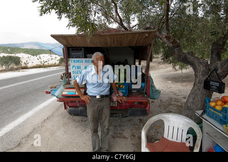 Venditore ambulante di merce e veicolo Isola di Rodi, DODECANNESO Grecia Foto Stock