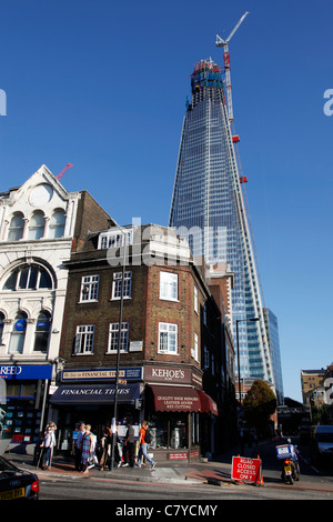 Il grattacielo Shard edificio in costruzione a London Bridge, Londra, Inghilterra Foto Stock