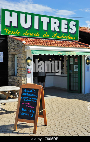 Shop di oyster farm ostriche di vendita sull'isola Île de Noirmoutier, la Vendée, Pays de la Loire, Francia Foto Stock