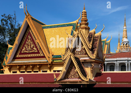 Cambogia, Phnom Penh, Royal Palace, tetto Foto Stock