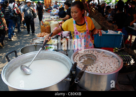 Thailandia, Bangkok, Ha Chang Pier, Street Food, Ristorante Foto Stock