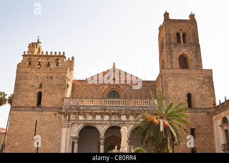 La Cattedrale di Monreale, Monreale, nei pressi di Palermo, Sicilia, Italia Foto Stock