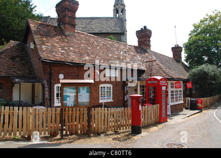 Grazioso ufficio postale locale in Clifton Hampden, Oxfordshire, Regno Unito Foto Stock