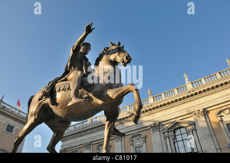 Equestrain statua di Marco Aurelio in Piazza del Campidoglio, Campidoglio, Roma, Italia, Europa Foto Stock