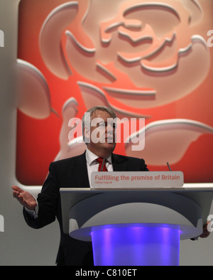 CARWYN JONES AM ministro ombra per il Galles il 26 settembre 2011 la AAC LIVERPOOL ENGLAND Foto Stock