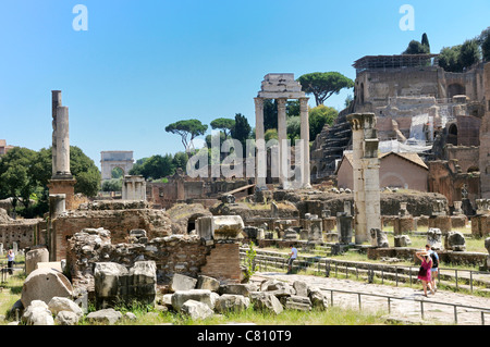 Antica Roma : Via Sacra, Foro Romano, Roma, Italia, Europa Foto Stock