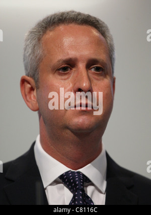 IVAN LEWIS MP OMBRA IL SEGRETARIO DI STATO PER IL 27 SETTEMBRE 2011 LA AAC LIVERPOOL ENGLAND Foto Stock