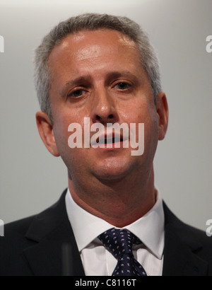 IVAN LEWIS MP OMBRA IL SEGRETARIO DI STATO PER IL 27 SETTEMBRE 2011 LA AAC LIVERPOOL ENGLAND Foto Stock