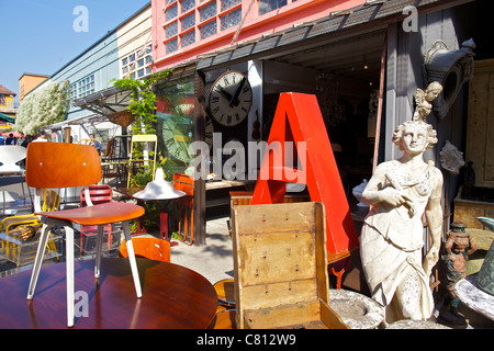 Les Puces Mercato delle Pulci a Parigi, Francia Foto Stock