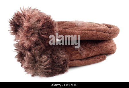 La pelliccia e camoscio guanti isolati su sfondo bianco Foto Stock