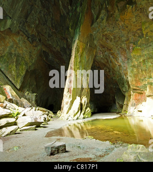 Cathedral Cave in poco Langdale Foto Stock