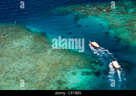 Isole delle Maldive vista aerea, spiagge, paradise, Coral reef, avventura, vacanza isola tropicale, acqua azzurra, acqua chiara Foto Stock