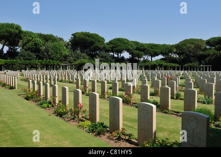 Anzio. L'Italia. Spiaggia di testa il Cimitero di Guerra Foto Stock