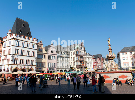 Piazza principale di Treviri nella Renania - Palatinato Germania Foto Stock