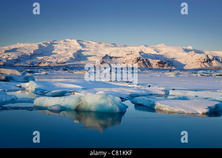 Cancellare Iceberg di Jokulsarlon nel sud dell'Islanda