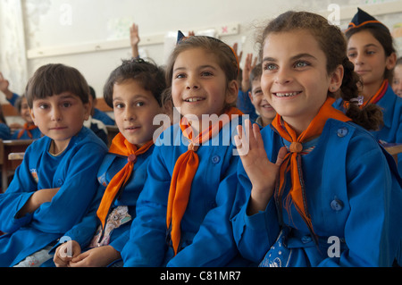 Aula della scuola siriana bambini Foto Stock