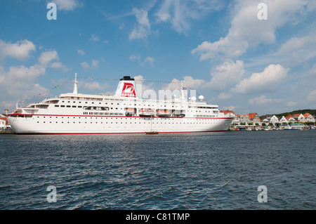 Crociera Deutschland in theTravemuende Harbour, Lubecca baia del Mar Baltico Germania Europa Foto Stock