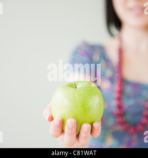 Coreano azienda donna mela verde Foto Stock