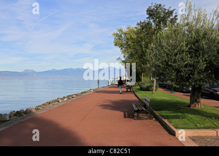 Évian-les-Bains, sul Lago di Ginevra in Alta Savoia dipartimento del Rhône-Alpes regione nel sud-est della Francia. Foto Stock
