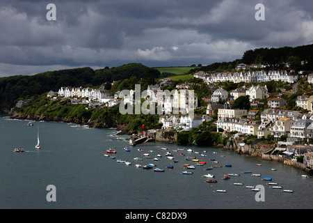 Vista sul Fiume Fowey e estuario da Hall a piedi per Fowey , Cornovaglia , Inghilterra Foto Stock